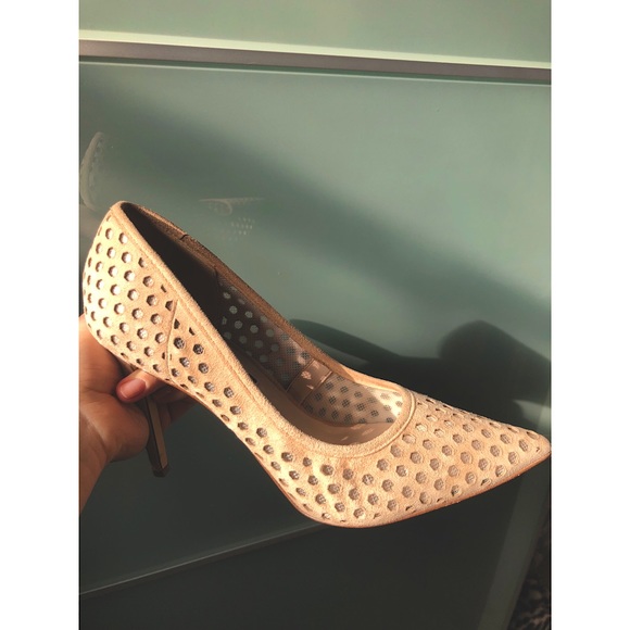 Nine West Pointed Toe Heel - Picture 2 of 3